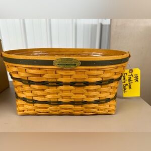 1995 Longaberger family traditions basket in original box. Great condition..